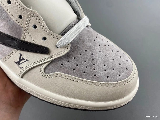 LOW  RETRO TRAVIS  OG SP 1 JORDAN SCOTT LX1988-100 0801